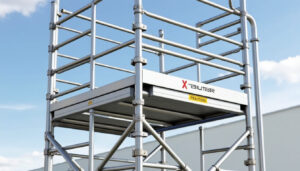 découvrez l'échafaudage télescopique x'tower 4,80 m de tubesca-comabi, idéal pour tous vos travaux en hauteur en toute sécurité et avec une grande stabilité.